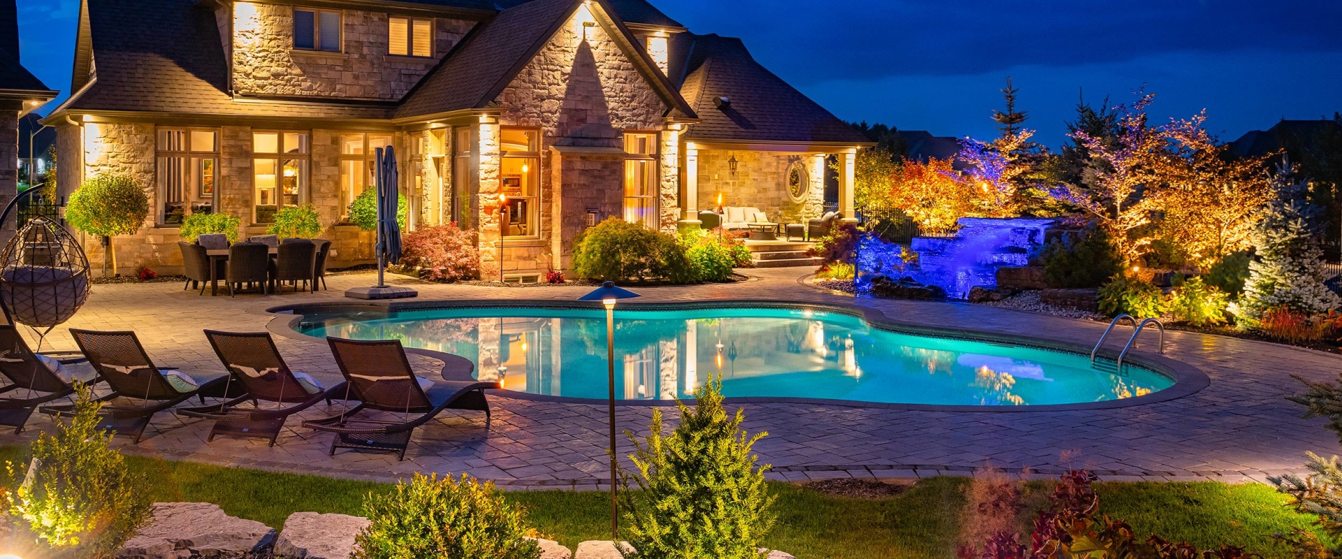 Outdoor Lighting Options to Enhance Your Home's Curb Appeal